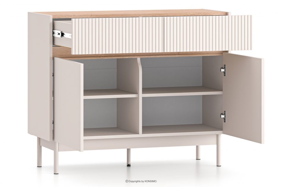 NALIA Elegantná drážkovaná komoda krémová/dub krémová/dubová - obrázok 3