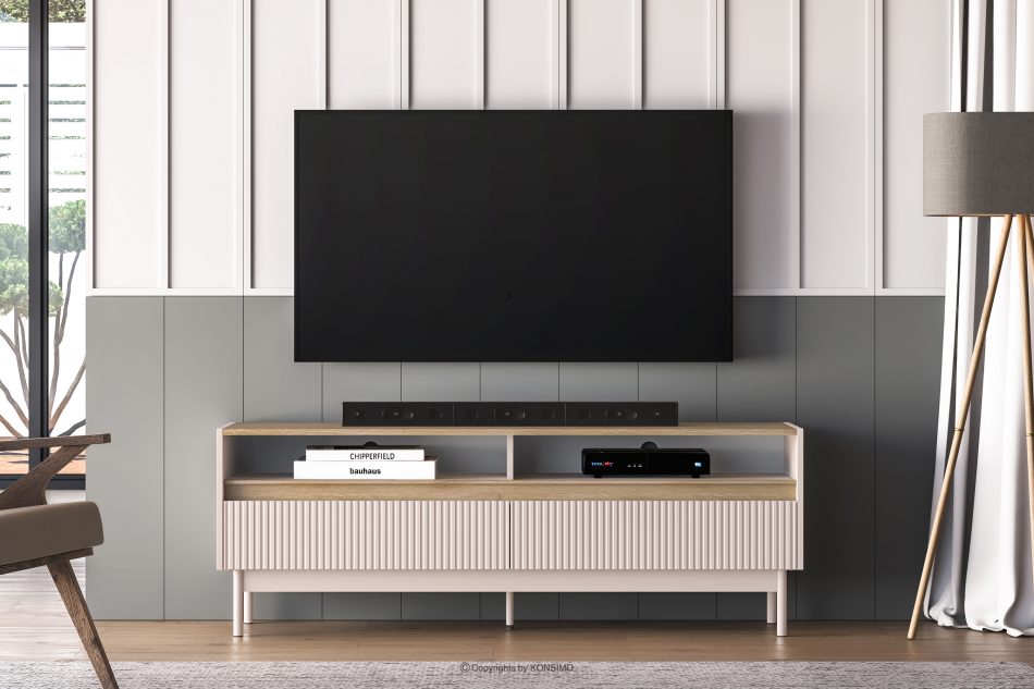 NALIA Elegantná drážkovaná RTV skrinka krémová/dub krémová/dubová - obrázok 1