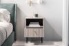 DROMA Úzky elegantný nočný stolík v krémovej farbe krémový - obrázok 2